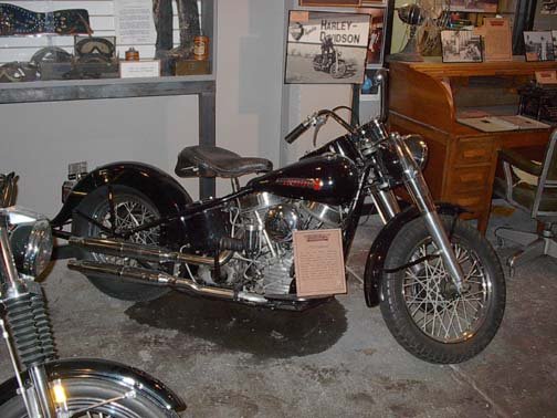 USA KS Topeka 2002MAR06 HarleyDavidson 019